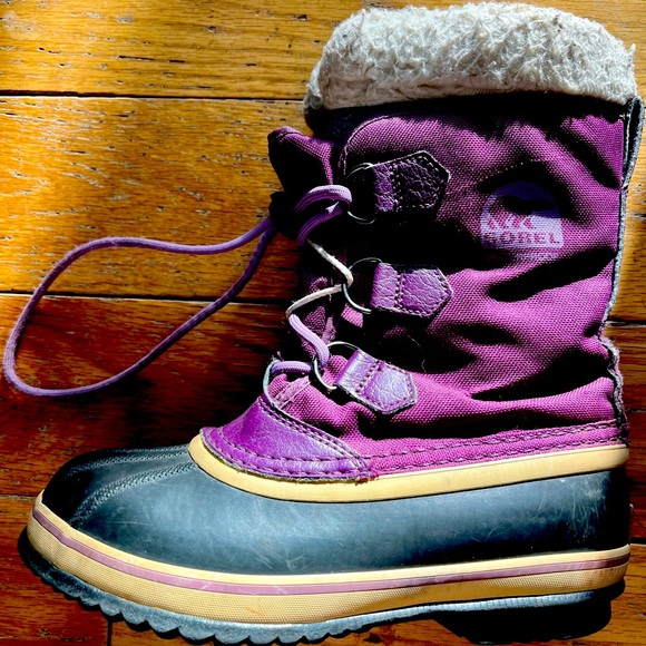 Sorel Girls Boots - Size 3 - Picture 1 of 3
